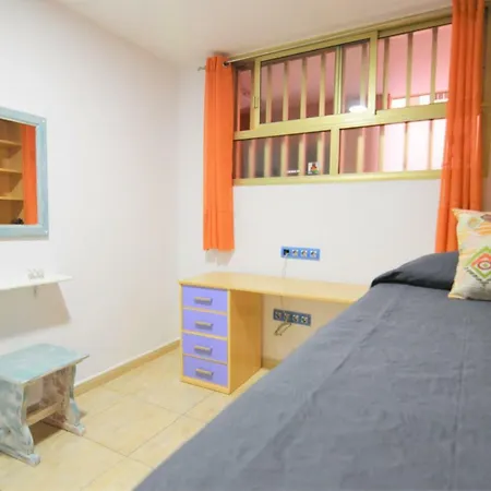 Tenerife Holiday Los Cristianos 公寓